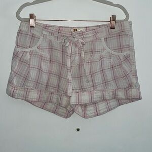Twill 22 Plaid Shorts in pink, white, black and silver | 27